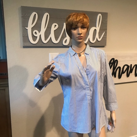 pin stripped blouse - Picture 2 of 2